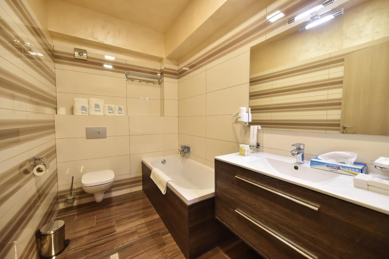 White Tower Private Apartment Beach View Mamaia Luaran gambar